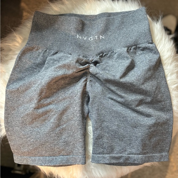 NVGTN Grey Scrunch Seamless Shorts - Picture 2 of 3